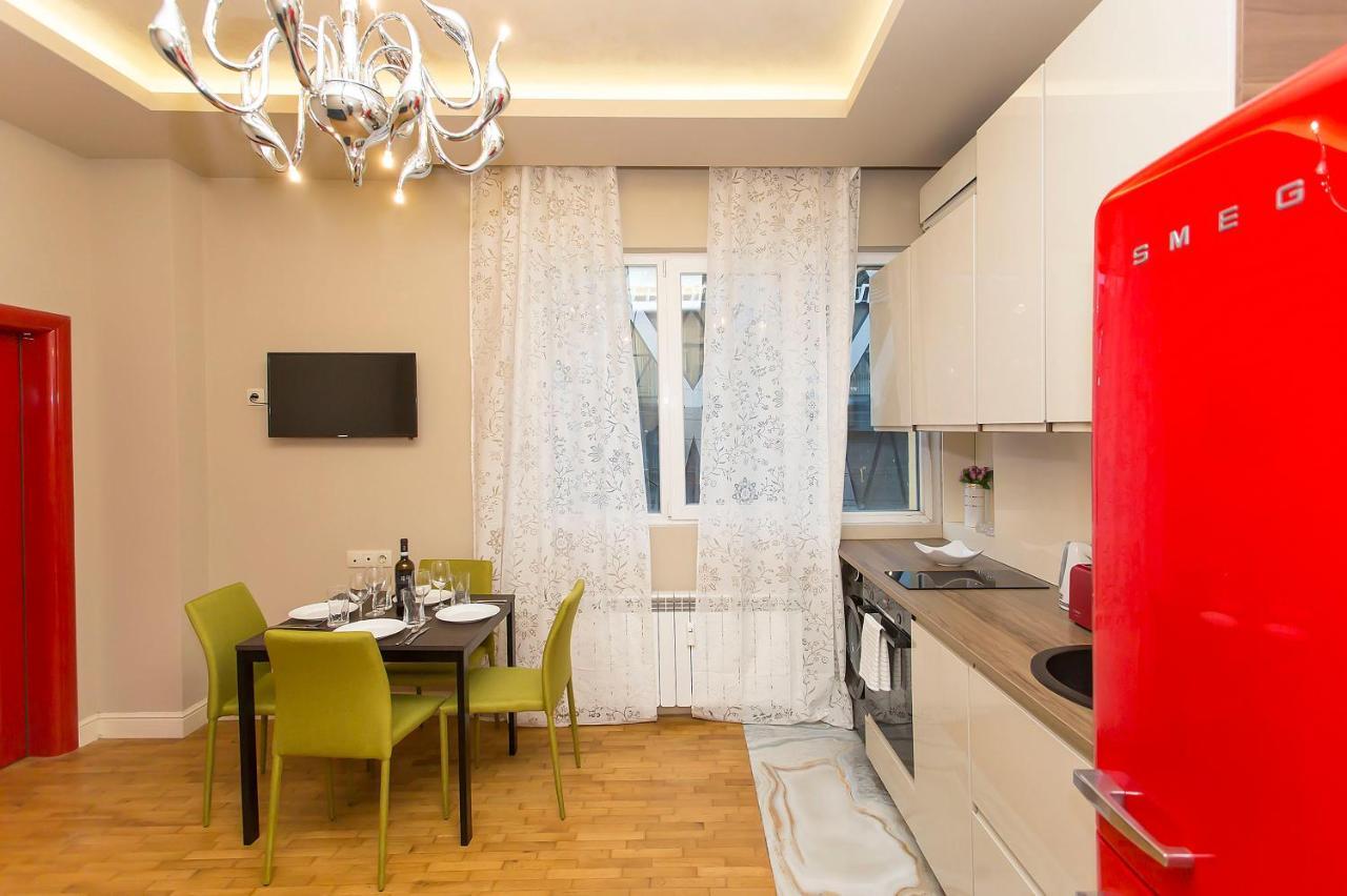 Elegant 2Bdr Apartment With A Balcony София Экстерьер фото