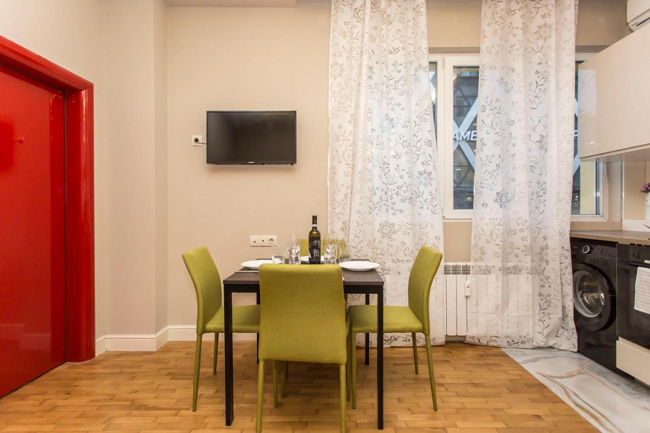 Elegant 2Bdr Apartment With A Balcony София Экстерьер фото